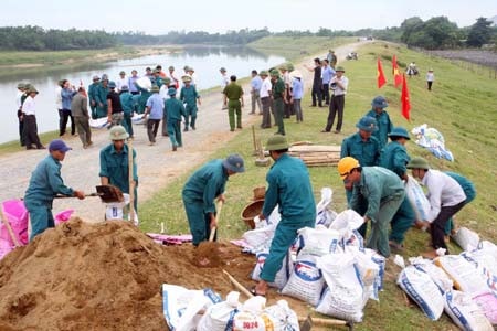 chuẩn bị lực lượng, phương tiện, vật tư, kinh phí theo phương châm 4 tại chỗ