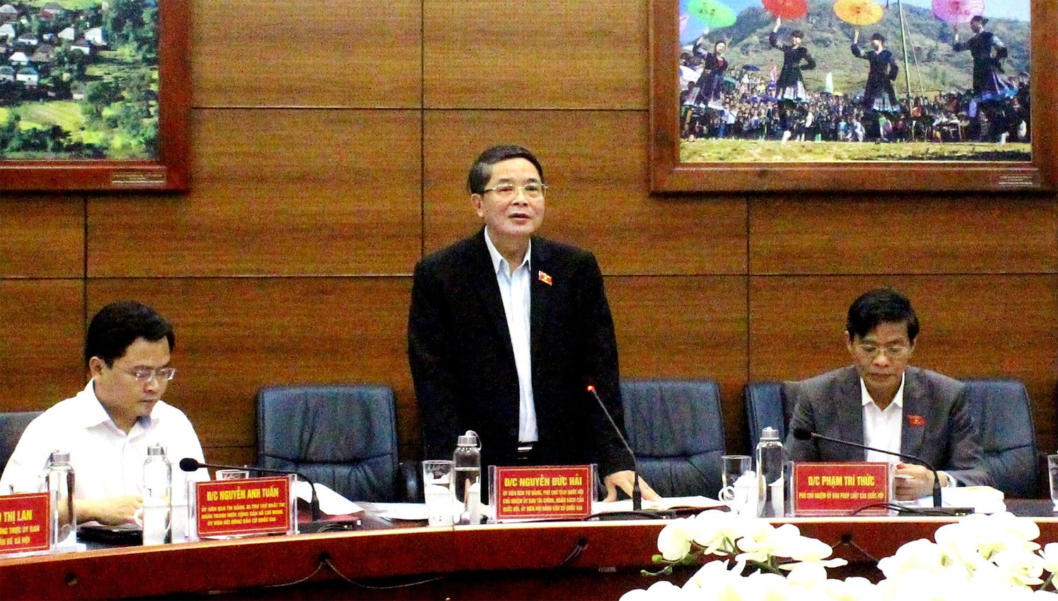 Phó Chủ tịch Quốc hội Nguyễn Đức Hải phát biểu tại buổi làm việc với Ban Thường vụ Tỉnh ủy và Ủy ban Bầu cử tỉnh Lào Cai