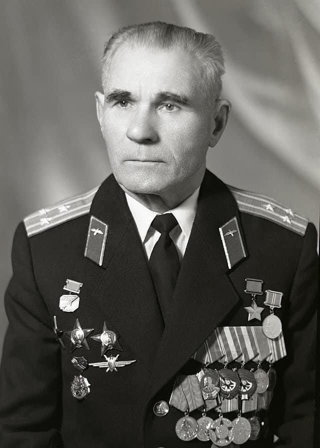 Đại tá Vasily Kotlov (1919 - 2015), Anh hùng Liên Xô năm 1957