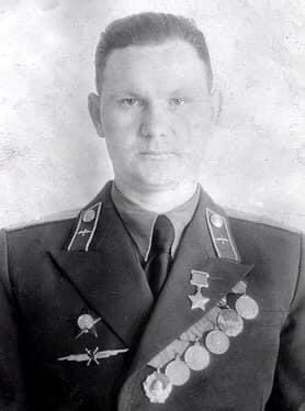 Thiếu tướng Nikolai Sutyagin (1923 - 1986) Anh hùng Liên Xô năm 1951