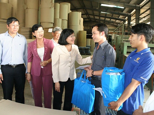 Công đoàn cần tạo được mối quan hệ chặt chẽ và bình đẳng giữ công nhân và doanh nghiệp. Nguồn ITN