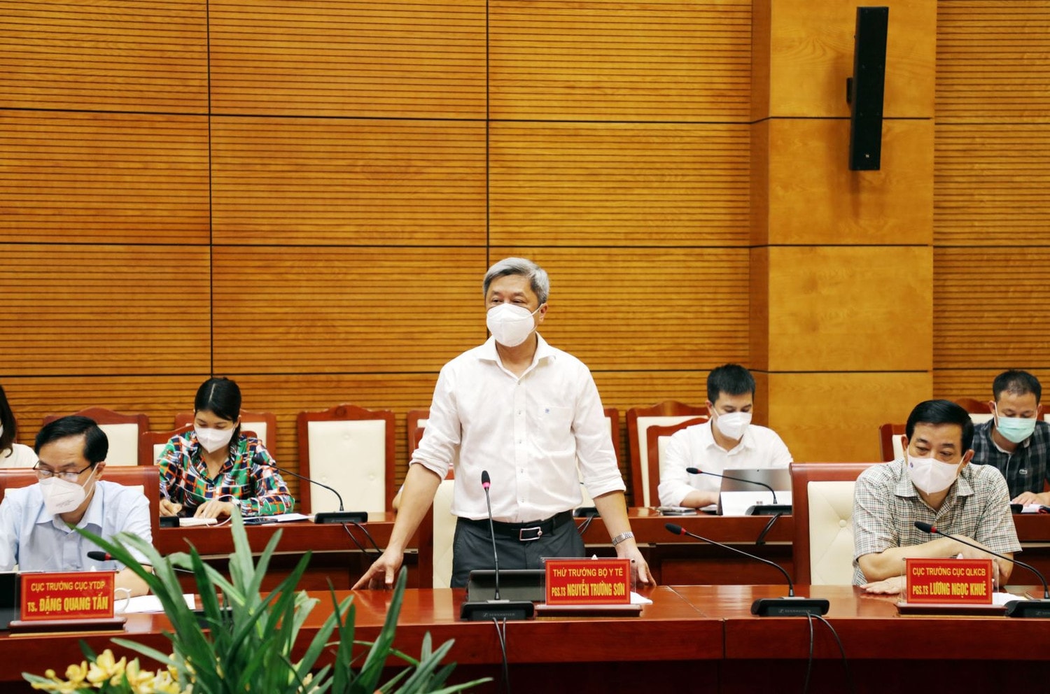 Thứ trưởng Bộ Y tế Nguyễn Trường Sơn 