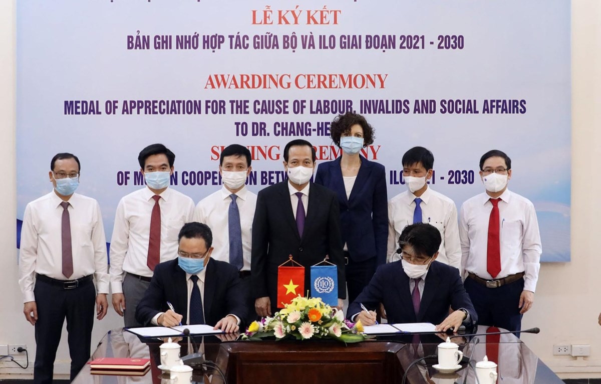 Lễ ký kết Bản ghi nhớ hợp tác giữa Bộ Lao động, Thương binh và Xã hội với ILO