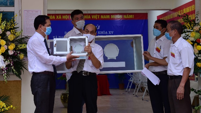 Kiểm tra hòm bỏ phiếu
