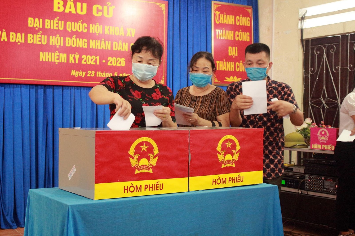 Ngày hội bầu cử trên cả nước ảnh 47