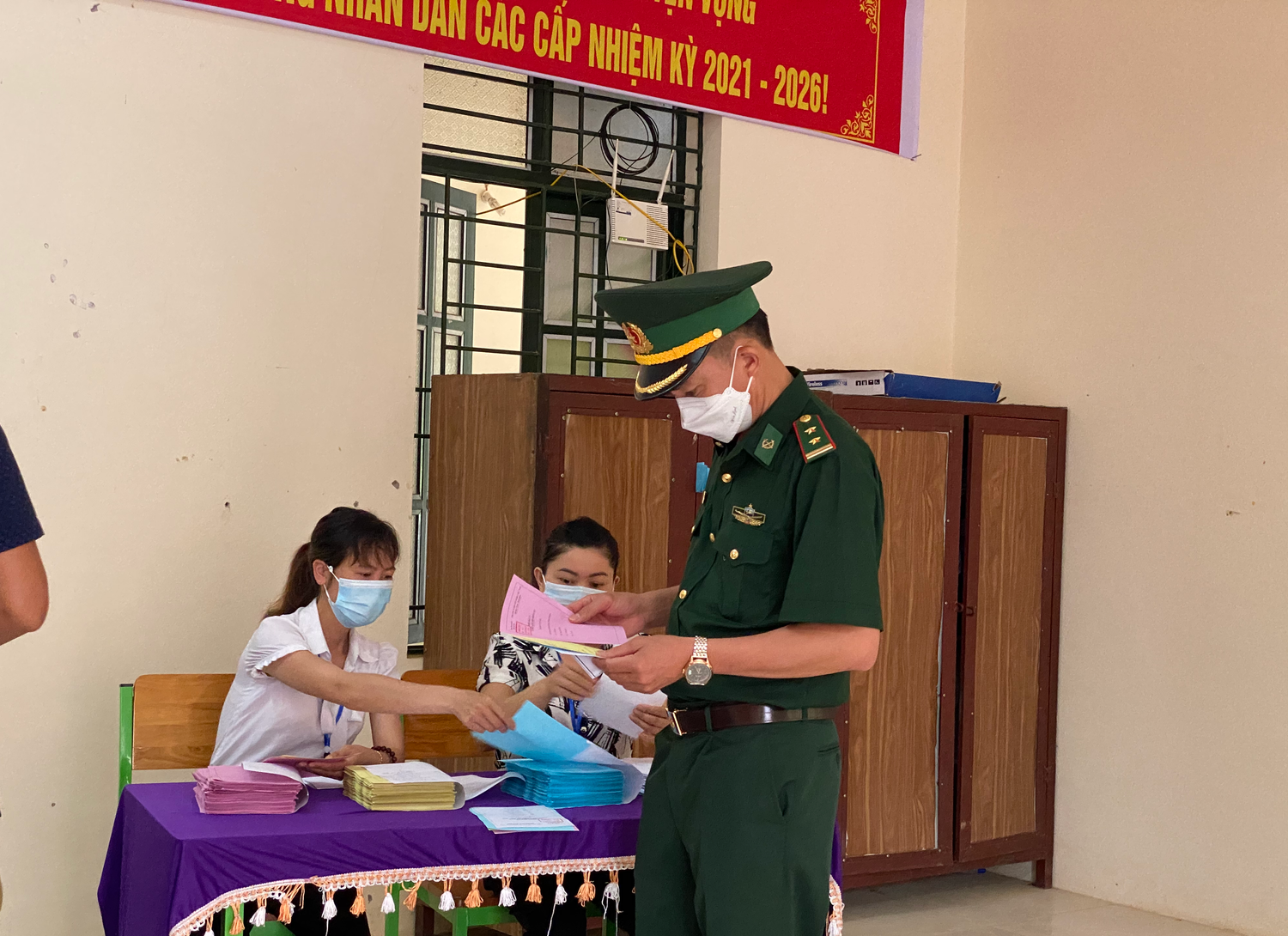 Cử tri tại huyện Mường Tè, tỉnh Lai Châu tích cực tham gia bầu cử ĐBQH, HĐND các cấp nhiệm kỳ 2021-2026