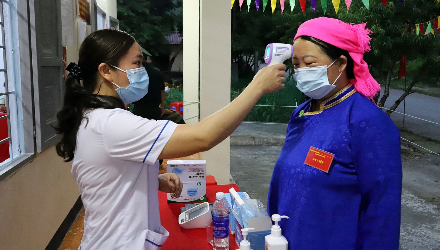 Ngày hội bầu cử trên cả nước ảnh 51