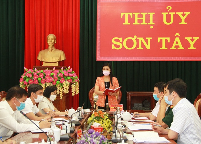 Chủ tịch Ủy ban MTTQ Việt Nam TP Hà Nội Nguyễn Lan Hương phát biểu kết luận