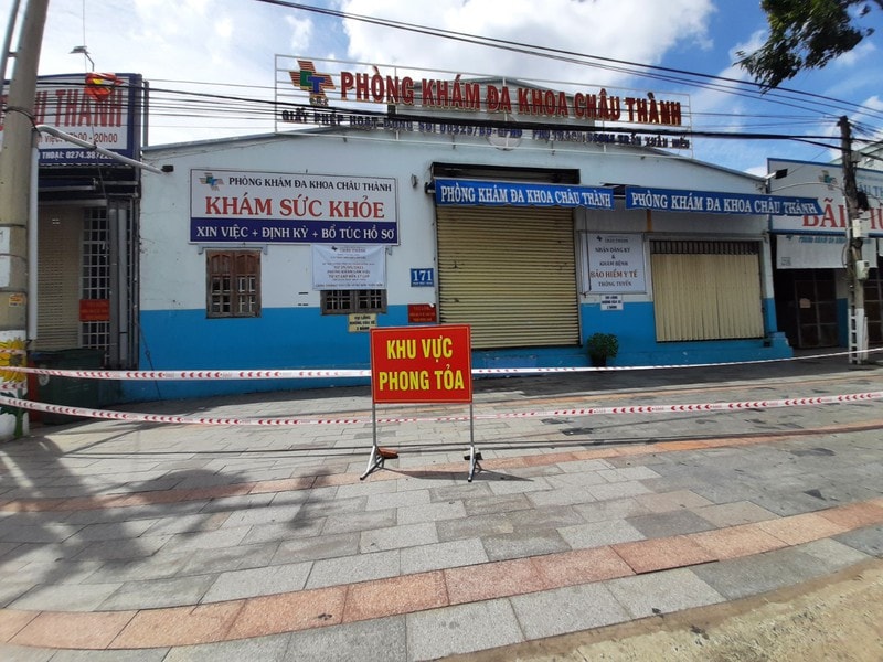 Phòng khám nơi người bán trà sữa mắc Covid-19 bị phong toả