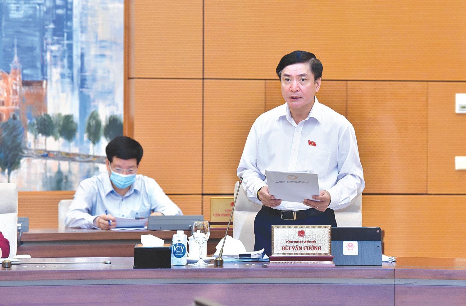 Tổng Thư ký Quốc hội, Chủ nhiệm Văn phòng Quốc hội Bùi Văn Cường phát biểu tại phiên họp Ảnh: Lâm Hiển Tổng Thư ký Quốc hội, Chủ nhiệm Văn phòng Quốc hội Bùi Văn Cường phát biểu tại phiên họp Ảnh: Lâm Hiển
