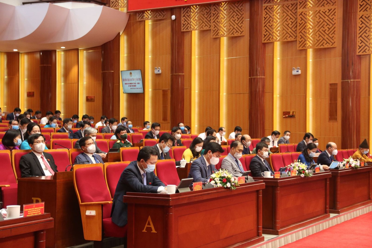Các đại biểu dự kỳ họp Các đại biểu dự kỳ họp