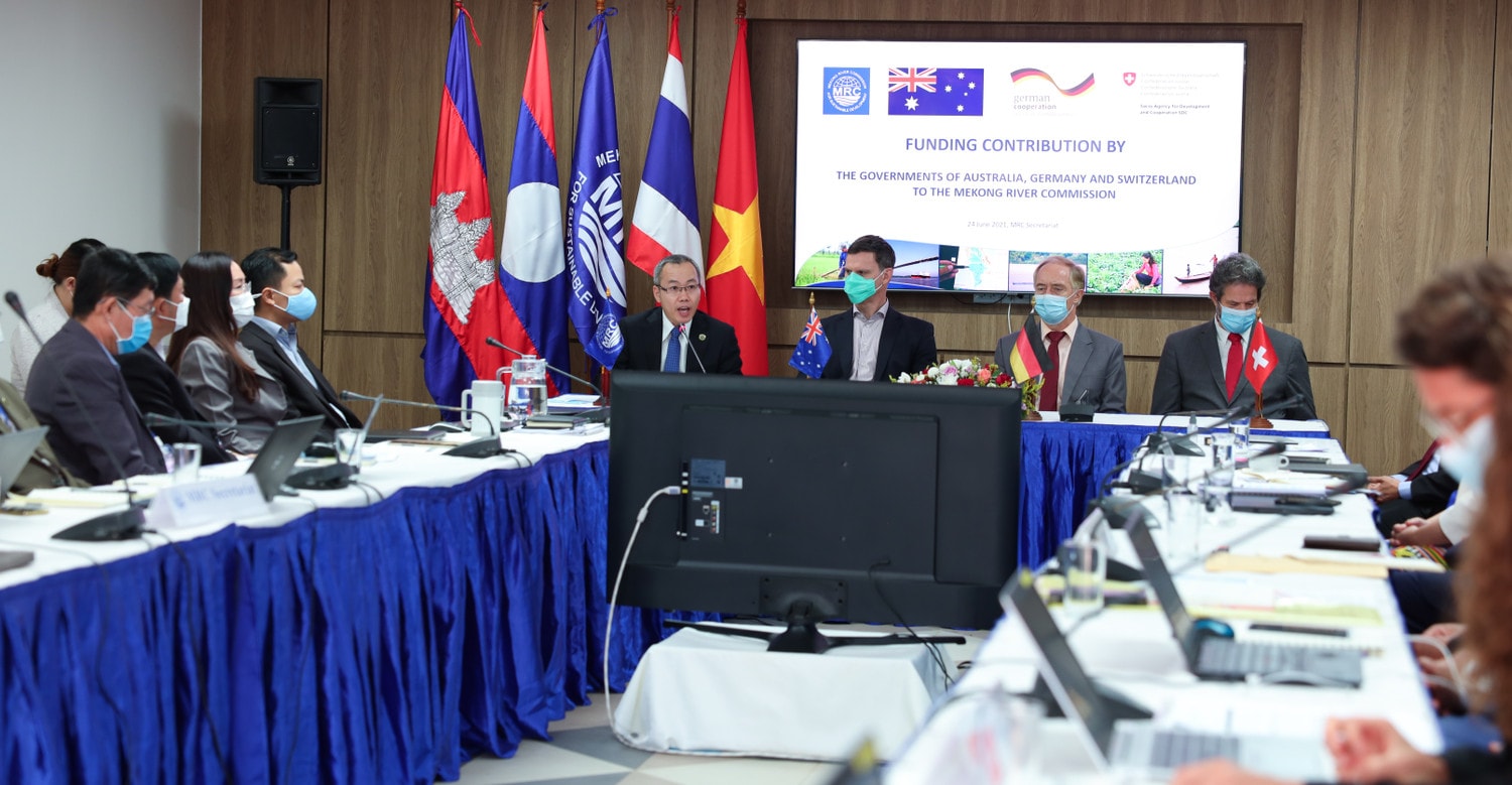 TS. An Pich Hatda, Giám đốc Điều hành Ban Thư ký MRC phát biểu tại lễ ký cam kết tài trợ Nguồn: MRC