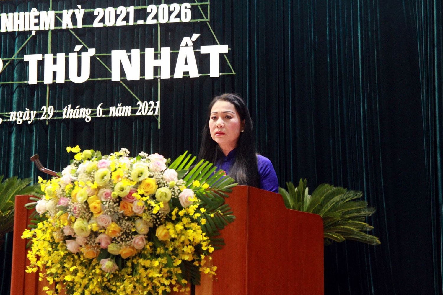 Ủy viên Trung ương Đảng, Bí thư Tỉnh ủy, Trưởng đoàn ĐBQH tỉnh Khóa XIV, Chủ tịch HĐND tỉnh Khóa XVI Hoàng Thị Thúy Lan phát biểu khai mạc kỳ họp Ủy viên Trung ương Đảng, Bí thư Tỉnh ủy, Trưởng đoàn ĐBQH tỉnh Khóa XIV, Chủ tịch HĐND tỉnh Hoàng Thị Thúy Lan phát biểu khai mạc kỳ họp