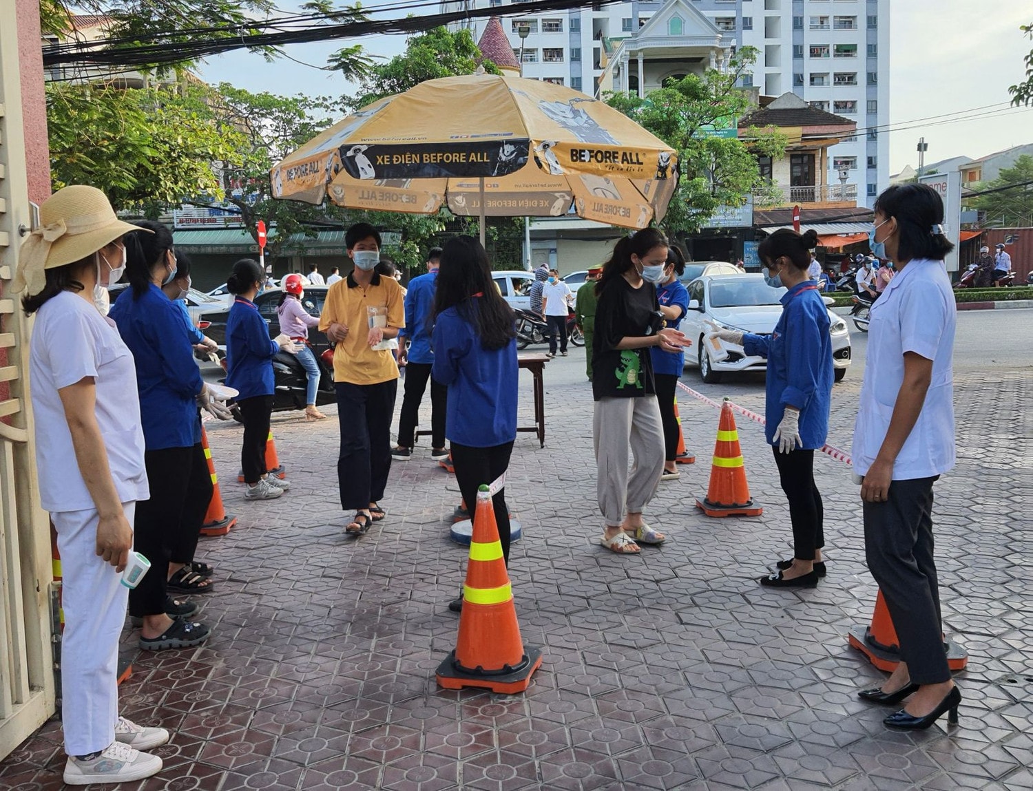Công tác phòng, chống dịch luôn được đặt lên hàng đầu tại các điểm thi tại Nghệ An