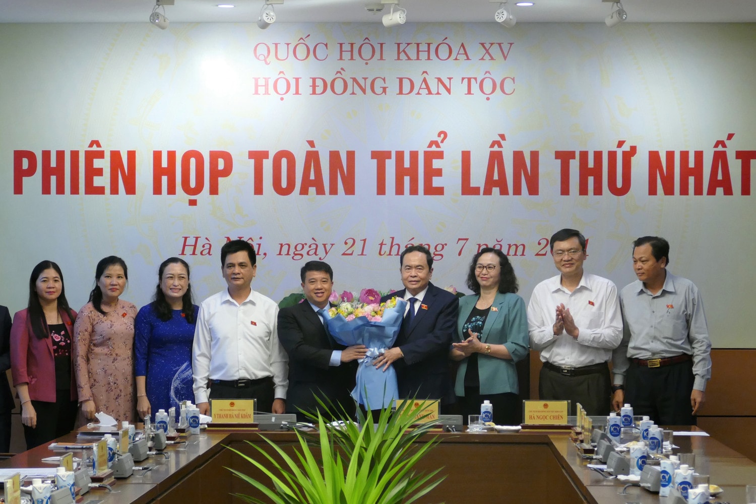 Phó chủ tịch Thường trực Quốc hội Trần Thanh Mẫn và Thường trực Hội đồng Dân tộc Phó chủ tịch Thường trực Quốc hội Trần Thanh Mẫn và Thường trực Hội đồng Dân tộc
