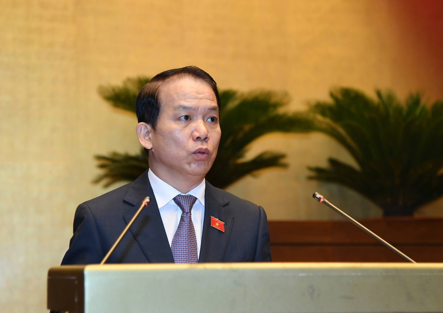 Chủ nhiệm Ủy ban Pháp luật Hoàng Thanh Tùng trình bày Báo cáo Thẩm tra Tờ trình của Chính phủ về cơ cấu, tổ chức của Chính phủ nhiệm kỳ Quốc hội Khóa XV Ảnh: Quang Khánh Chủ nhiệm Ủy ban Pháp luật Hoàng Thanh Tùng trình bày Báo cáo Thẩm tra Tờ trình của Chính phủ về cơ cấu, tổ chức của Chính phủ nhiệm kỳ Quốc hội Khóa XV Ảnh: Quang Khánh