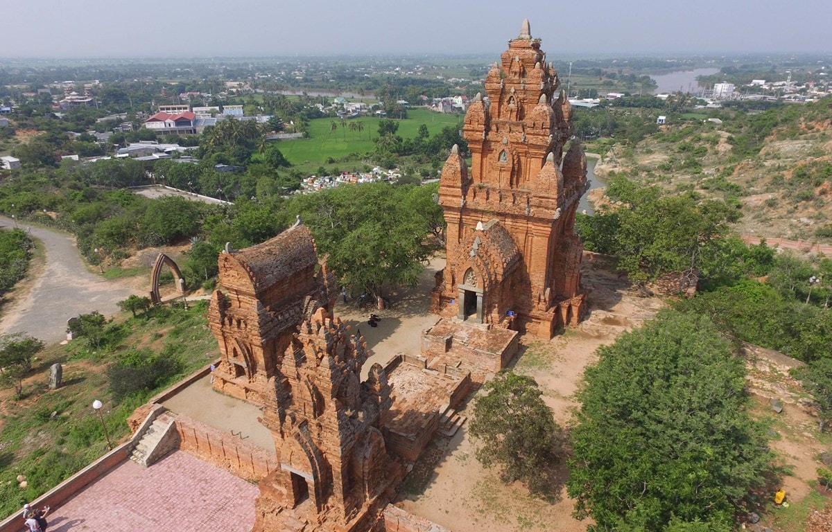 	Toàn cảnh khu tháp - Ảnh: Lâm Phan/Vietnam+
