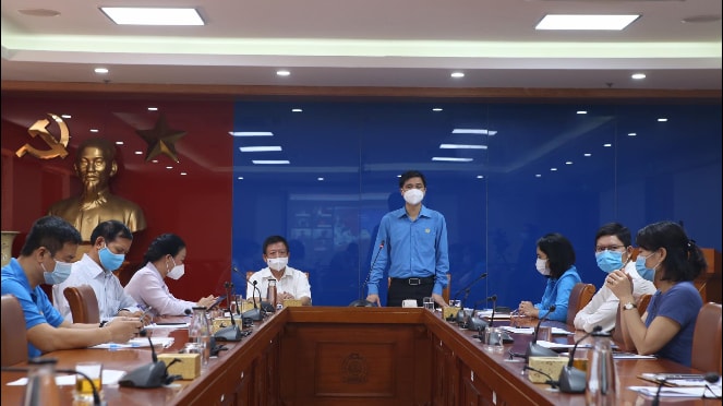Phó Chủ tịch Tổng Liên đoàn Lao động Việt Nam Ngọ Duy Hiểu phát biểu tại cuộc họp báo
