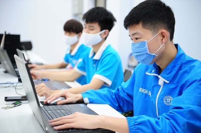 	Tổng cục GDNN đề nghị các cơ sở GDNN tăng cường ứng dụng công nghệ thông tin và khai thác các ứng dụng dạy học trực tuyến.