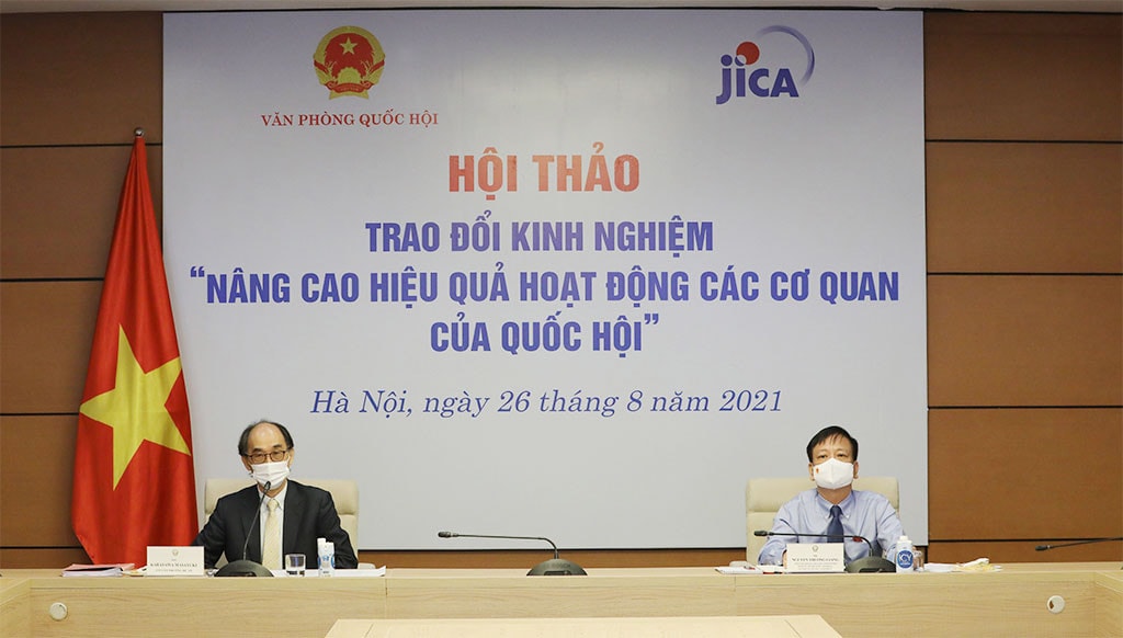 Phó Tổng Thư ký Quốc hội Nguyễn Trường Giang và Cố vấn trưởng Dự án Karasawa Masayuki chủ trì cuộc Hội thảo tại Việt Nam