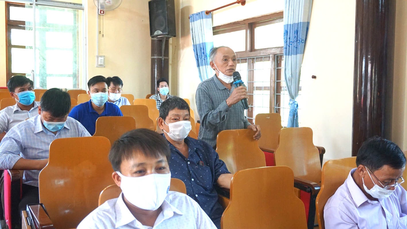 Cử tri huyện Minh Hóa bày tỏ tâm tư, nguyện vọng với những người ứng cử đại biểu HĐND tỉnh Quảng Bình nhiệm kỳ 2021 - 2026 Ảnh: P.Phương