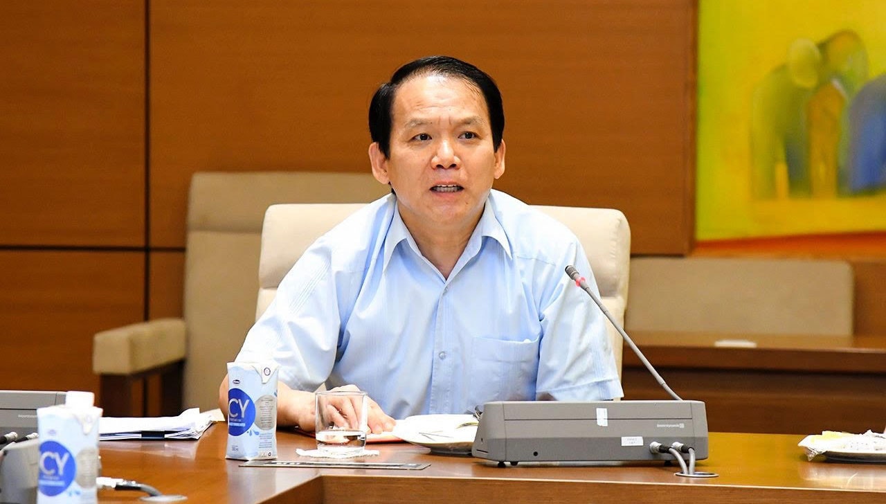 Chủ nhiệm Ủy ban Pháp luật Hoàng Thanh Tùng phát biểu tại phiên họp Ảnh: Trung Thành