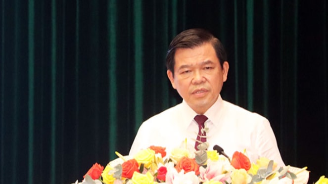 Bí thư Tỉnh ủy Nguyễn Hồng Lĩnh phát biểu tại hội nghị