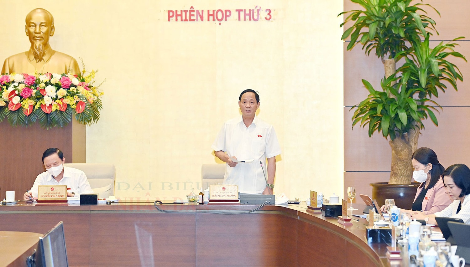 Phó Chủ tịch Quốc hội Trần Quang Phương điều hành Phiên họp Ảnh: Lâm Hiển