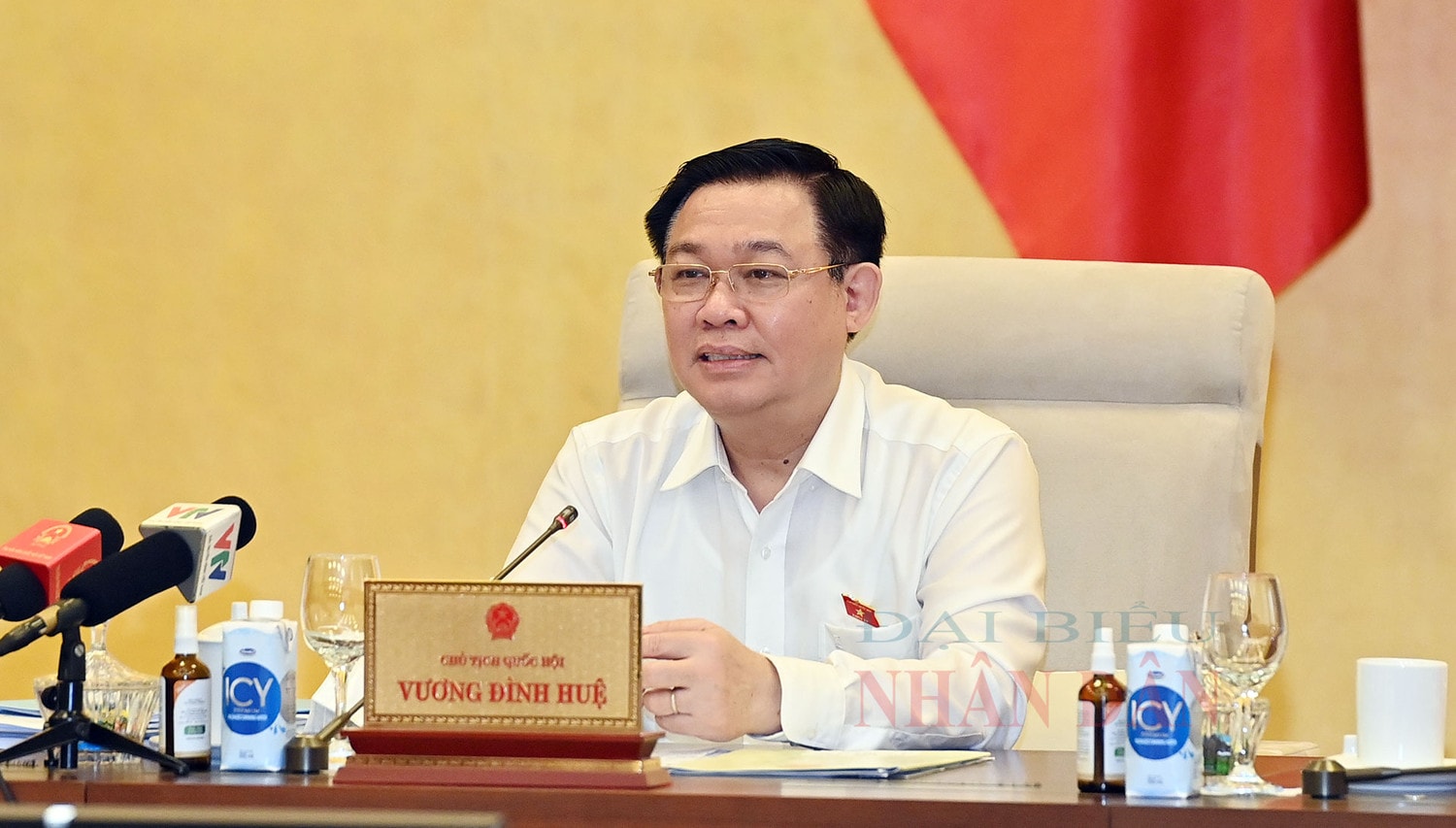 Chủ tịch Quốc hội Vương Đình Huệ phát biểu tại phiên họp