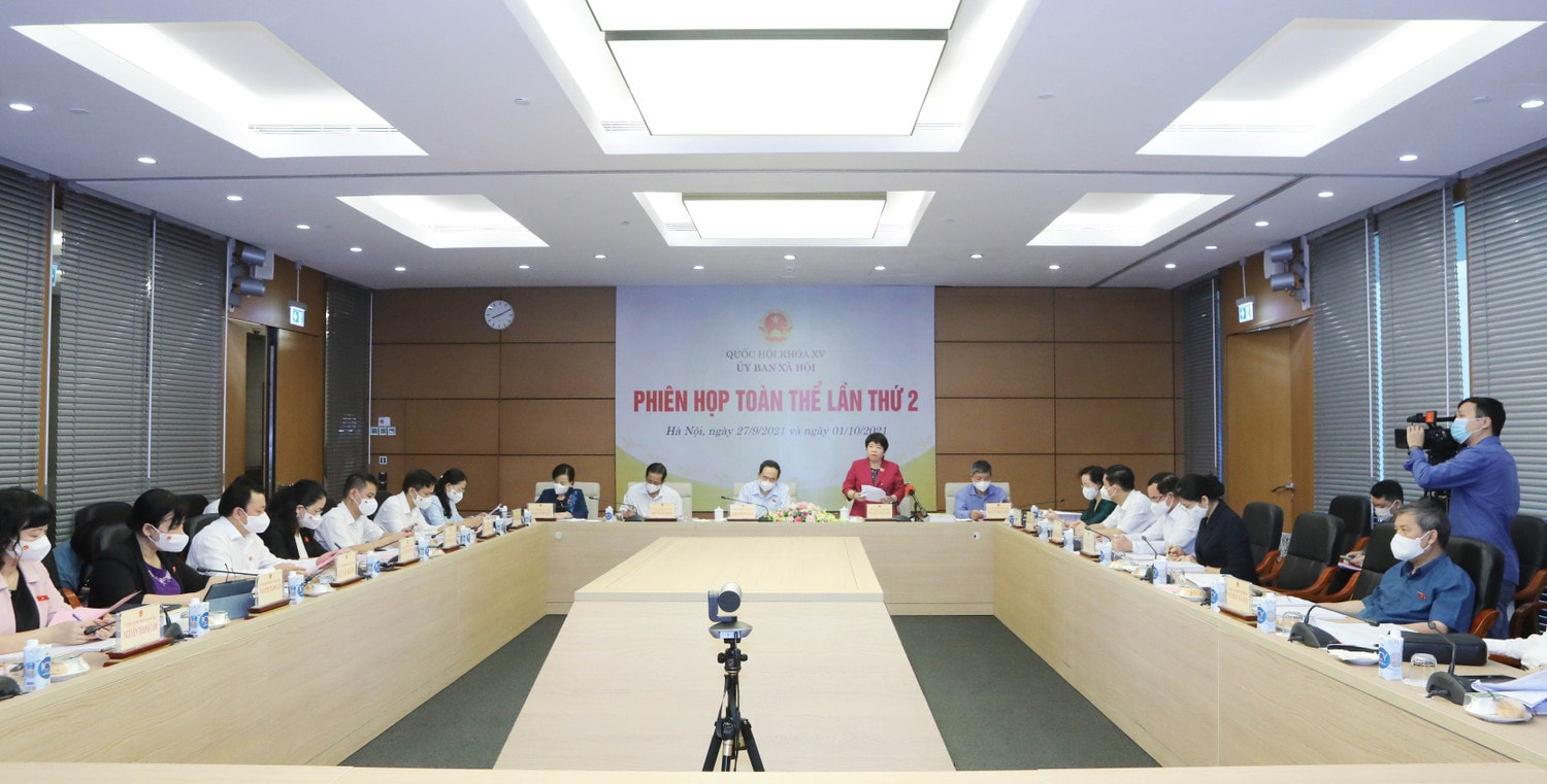 Toàn cảnh phiên họp Ảnh: Hồ Long