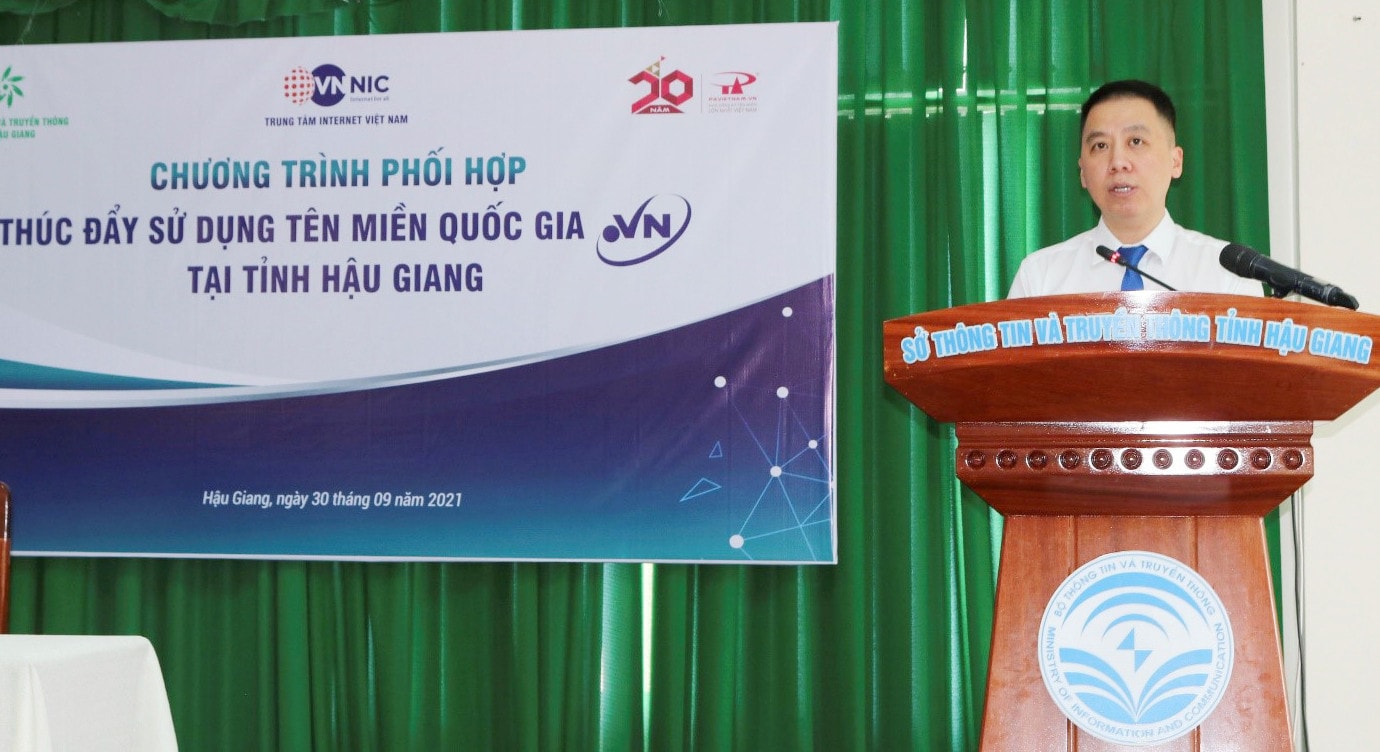 Lễ khai trương Cổng đăng ký tên miền ".vn" tại Hậu Giang