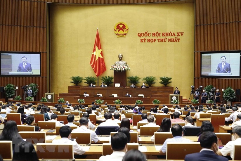 Tại Kỳ họp thứ Nhất, Quốc hội Khóa XV đã thông qua các Nghị quyết về kế hoạch 5 năm giai đoạn 2021-2025: phát triển kinh tế - xã hội, tài chính quốc gia và vay, trả nợ công, đầu tư công trung hạn.