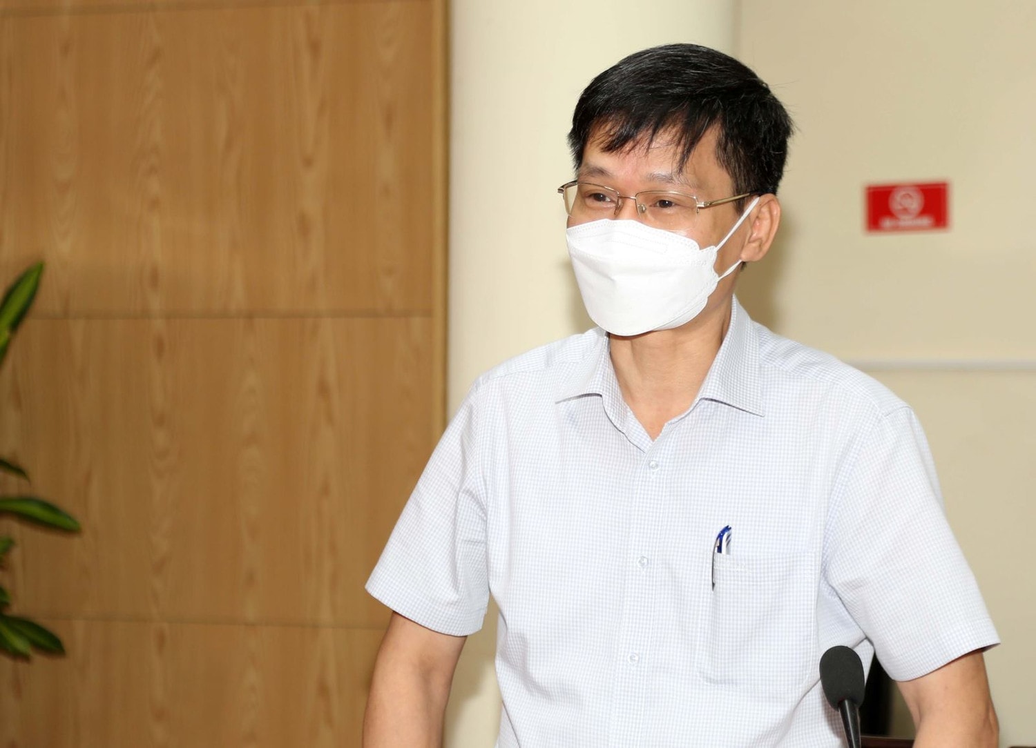 Phó Giám đốc Sở Y tế Hà Nội Vũ Cao Cương phát biểu tại buổi lễ trao tặng Phó Giám đốc Sở Y tế Hà Nội Vũ Cao Cường phát biểu tại buổi lễ trao tặng