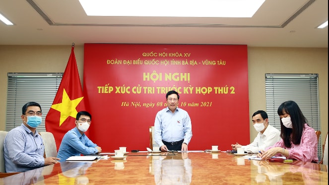Phó Thủ tướng Phạm Bình Minh tiếp xúc cử tri tại tỉnh Bà Rịa-Vũng Tàu theo hình thức trực tuyến - Ảnh: VGP/Hải Minh