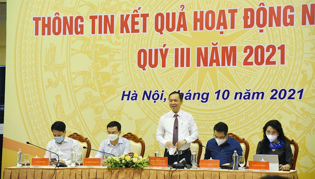 Phó Thống đốc Thường trực Ngân hàng Nhà nước Đào Minh Tú phát biểu tại họp báo