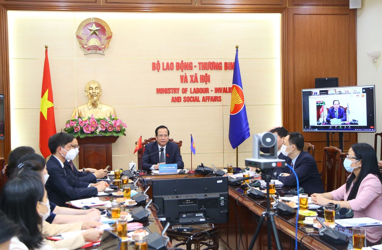 Toàn cảnh đoàn Việt Nam tham dự AMMW-4 Ảnh: T. Giáp Toàn cảnh đoàn Việt Nam tham dự AMMW-4 Ảnh: T. Giáp