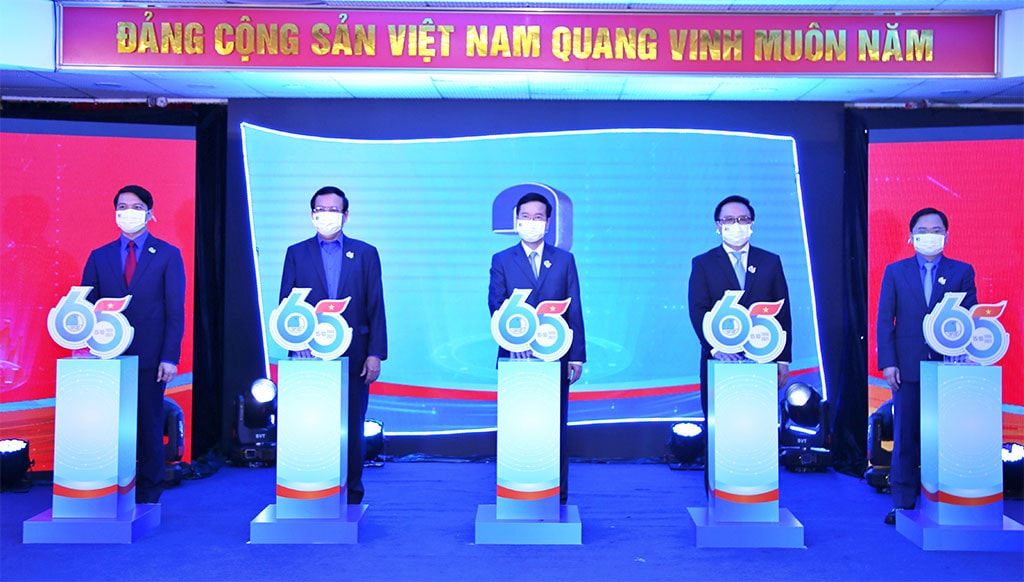 Hành trình “Tôi yêu Tổ quốc tôi” kỷ niệm 65 năm Ngày truyền thống nhấn nút