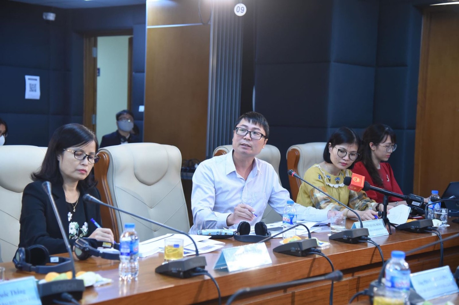 Viện trưởng Viện Nghiên cứu Chính sách và Phát triển Truyền thông Nguyễn Quang Đồng phát biểu tại tọa đàm Ảnh: Quang Khánh
