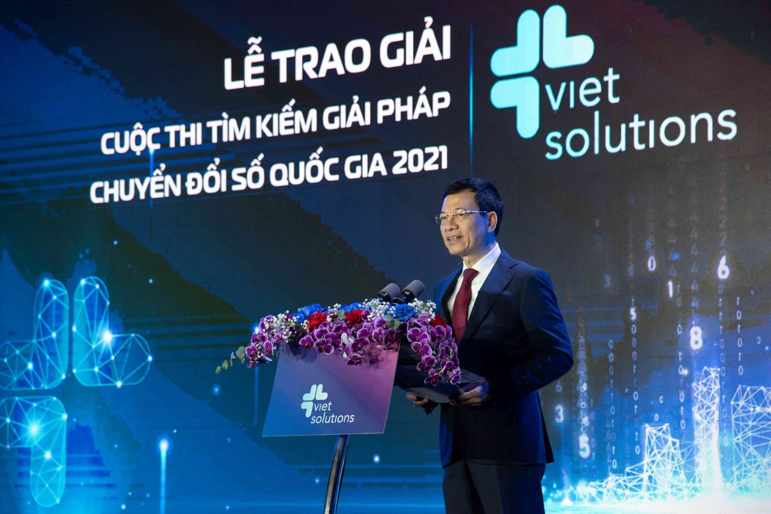Bộ trưởng Bộ Thông tin và Truyền thông Nguyễn Mạnh Hùng phát biểu tại buổi lễ
