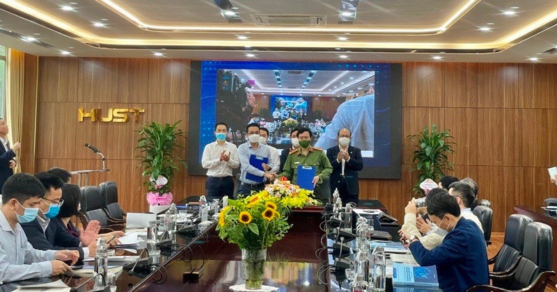 Toàn cảnh hội nghị tổng kết chương trình nghiên cứu công nghệ và phát triển sản phẩm công nghệ thông tin phục vụ Chính phủ điện tử