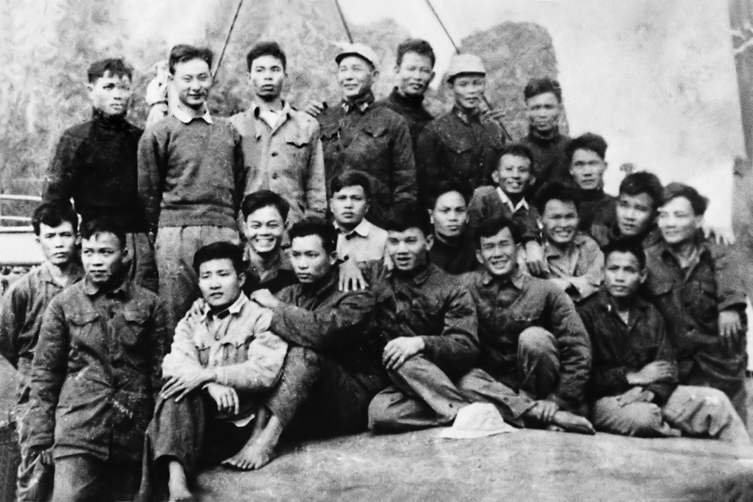 	Cán bộ, chiến sĩ Đội tàu 42, 43 - Đơn vị có nhiều thành tích trong vận chuyển vũ khí chi viện chiến trường miền Nam - Ảnh: TL