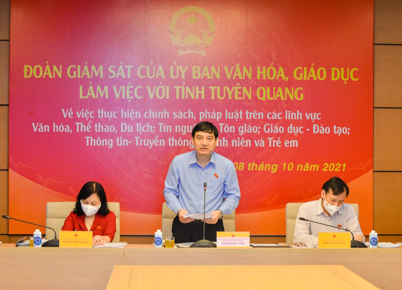 Chủ nhiệm Ủy ban Văn hóa, Giáo dục Nguyễn Đắc Vinh phát biểu tại buổi làm việc