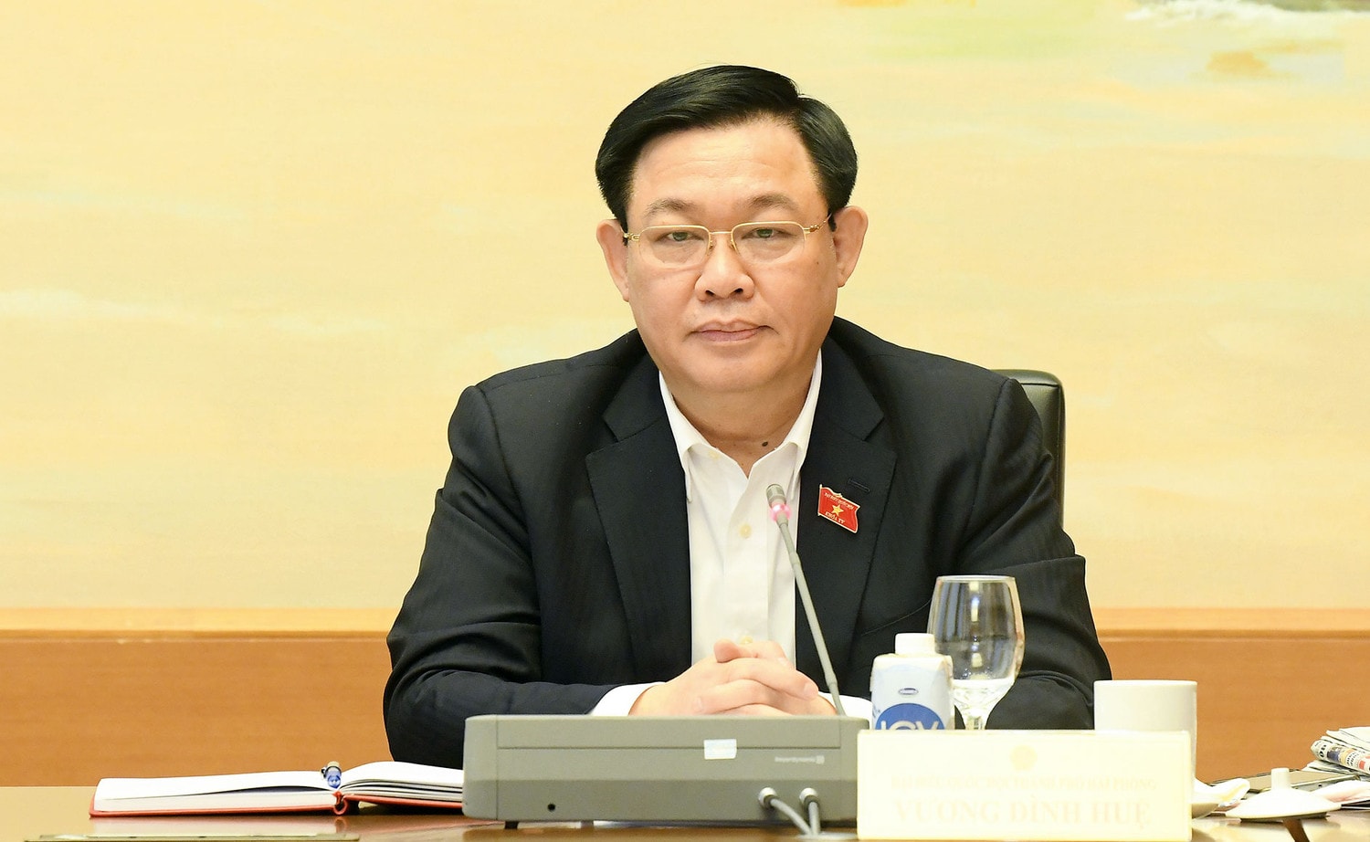 Chủ tịch Quốc hội Vương Đình Huệ phát biểu tại phiên thảo luận tổ sáng 21.10