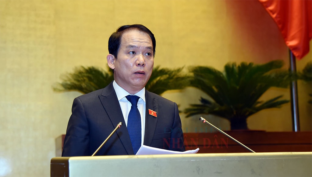 Chủ nhiệm Ủy ban Pháp luật Hoàng Thanh Tùng trình bày Báo cáo thẩm tra dự án Luật Ảnh: Quang Khánh
