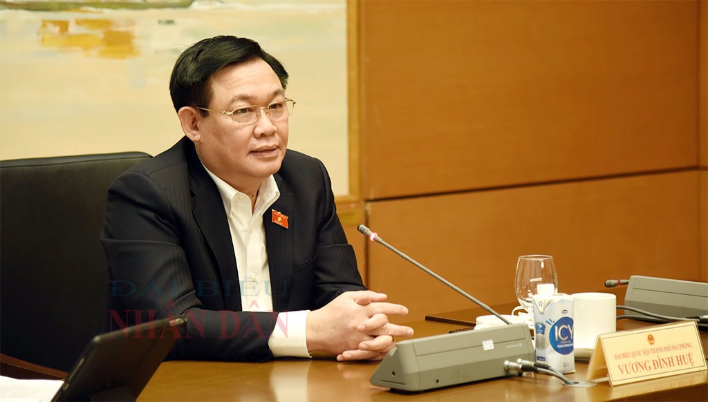 Chủ tịch Quốc hội Vương Đình Huệ phát biểu tại phiên họp tổ Ảnh: Quang Khánh