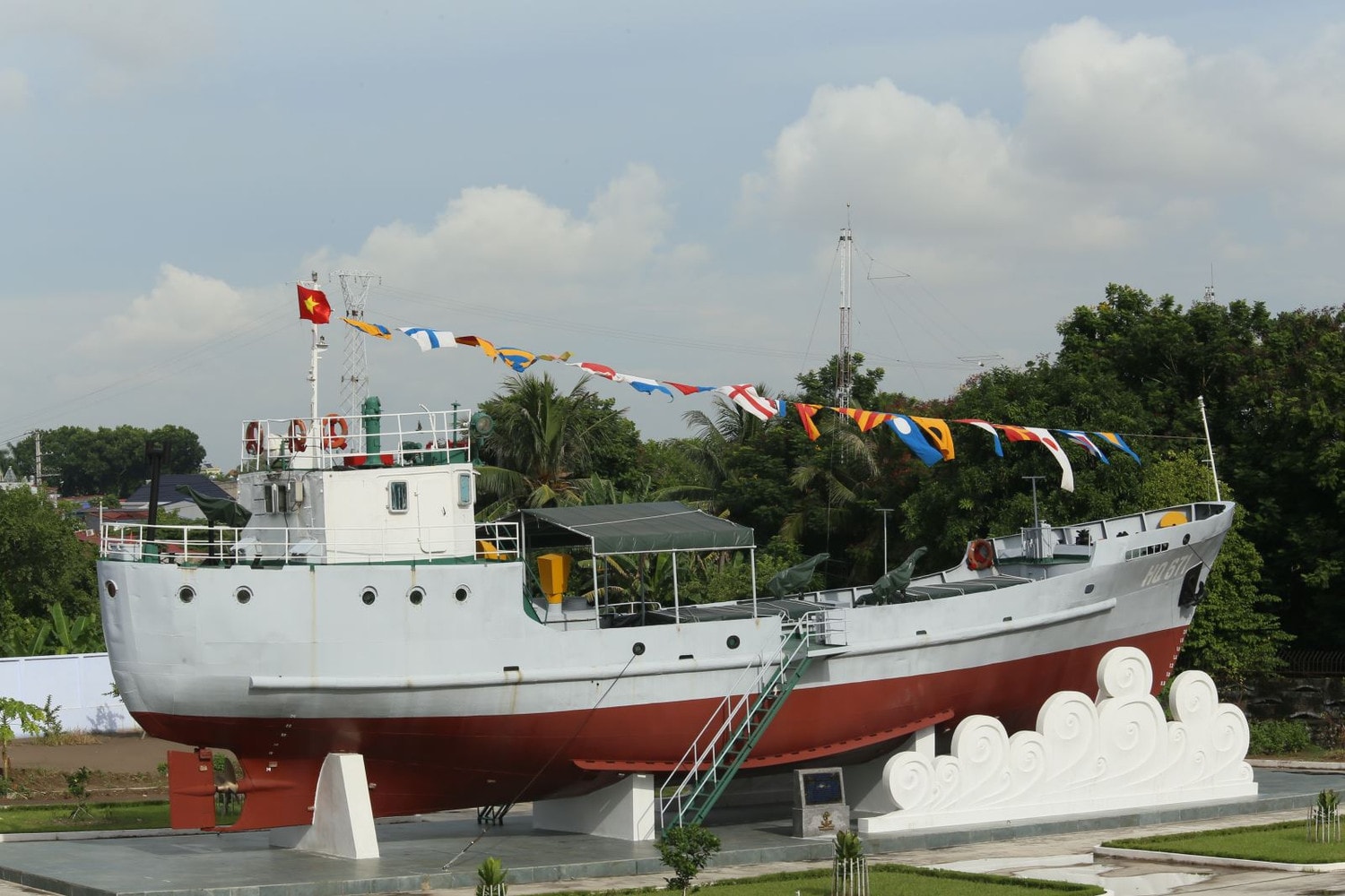 Tàu HQ-671 trưng bày tại Bảo tàng Hải quân Ảnh: Vũ Hưởng Tàu HQ-671 trưng bày tại Bảo tàng Hải quân Ảnh: Vũ Hưởng