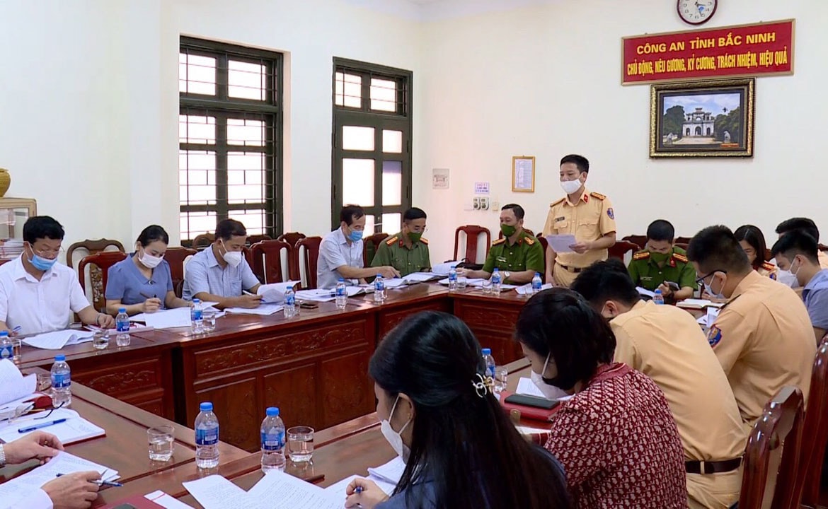 Đoàn khảo sát của Ban Pháp chế làm việc tại huyện Quế Võ Ảnh: Ngọc Biên