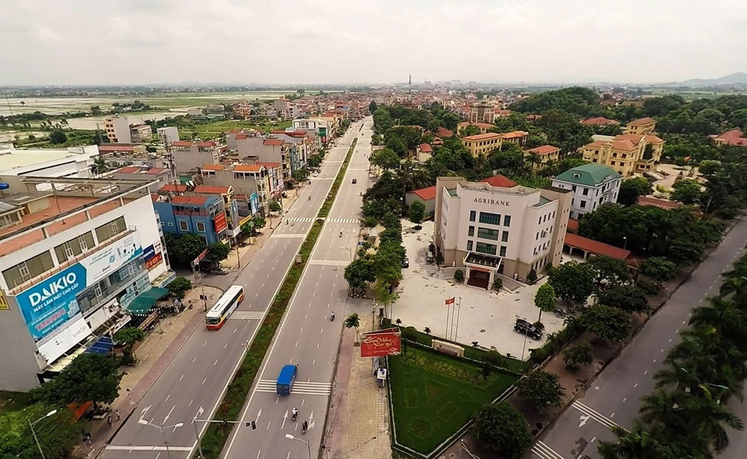 Trung tâm thị trấn Lim, huyện Tiên Du Nguồn: ITN