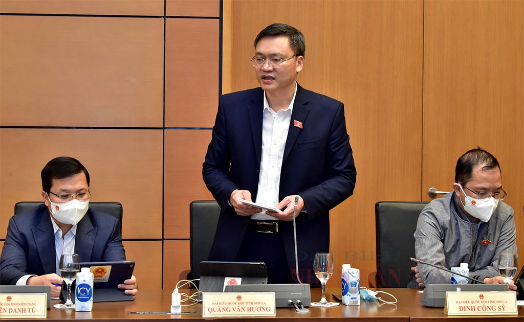 ĐBQH Quàng Văn Hương (Sơn La) phát biểu Ảnh: Lâm Hiển