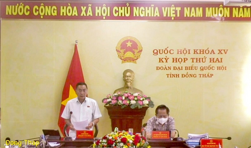 Đại biểu Quốc hội Phạm Văn Hòa tham gia thảo luận từ điểm cầu tỉnh Đồng Tháp